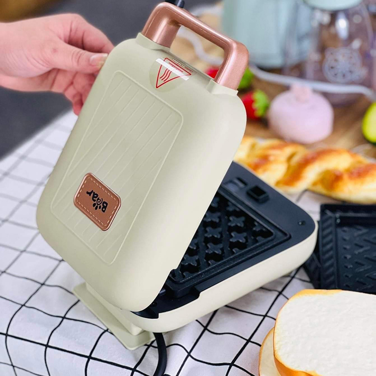 Máy nướng bánh mì 2 khay đa năng Bear DBC- C06M1