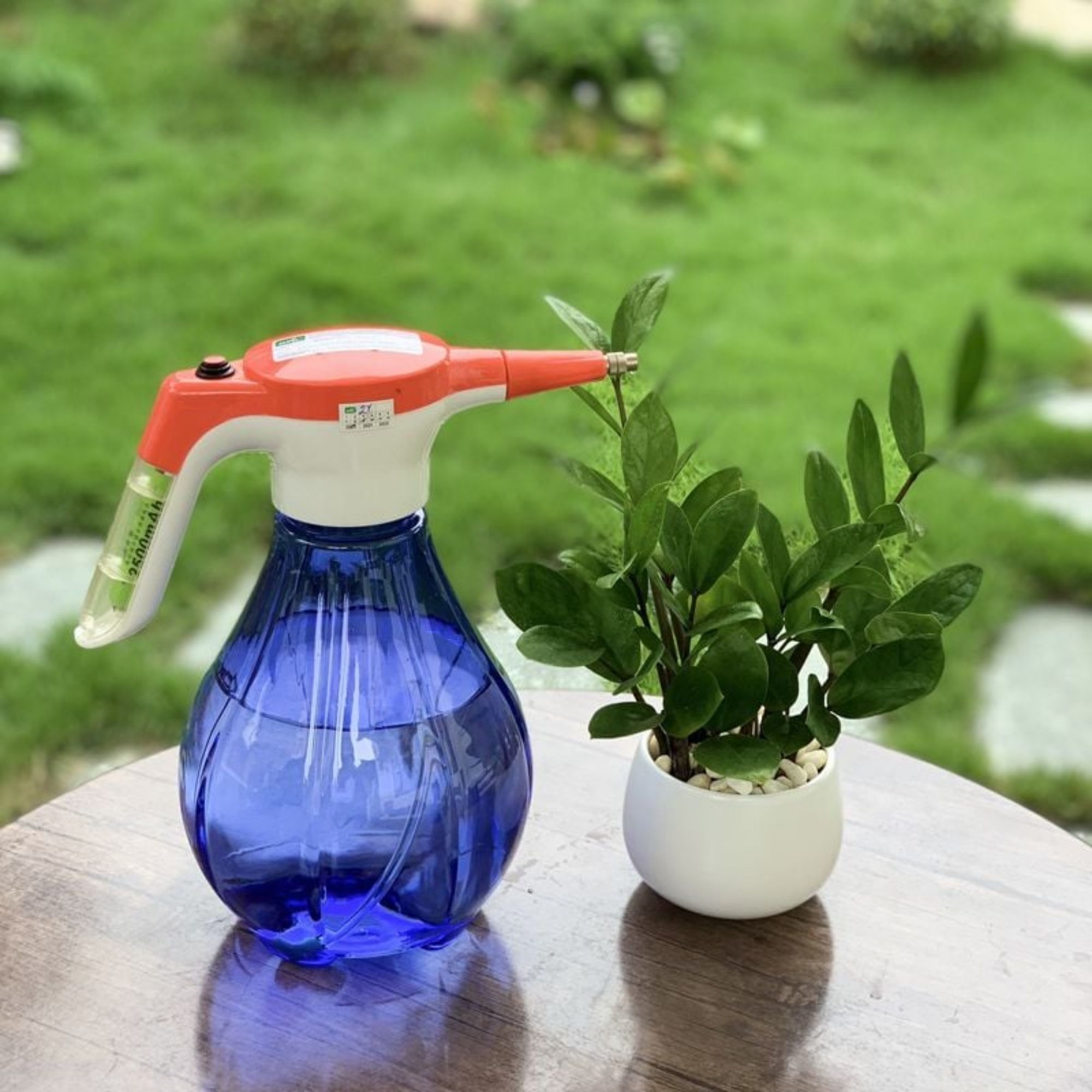 Bình bơm điện tưới cây tự động phun sương BMC 3L