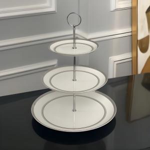 Kệ Bánh 3 Tầng Imperial Viền Bạc: Nét Thanh Lịch Hiện Đại Cho Mọi Bữa Tiệc