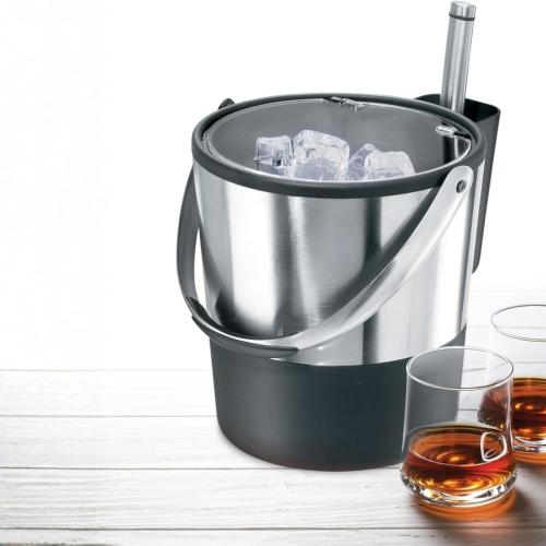 Xô đá Oggi dung tích 3 8L với thiết kế sâu lòng xô ngâm rượu hay xô ướp rượu được sử dụng bằng cách đổ nước đá đá viên và đặt rượu bia bên trong rất tiện lợi Sản phẩm có thiết kế tay cầm giúp cho bạn dễ dàng hơn khi di chuyển