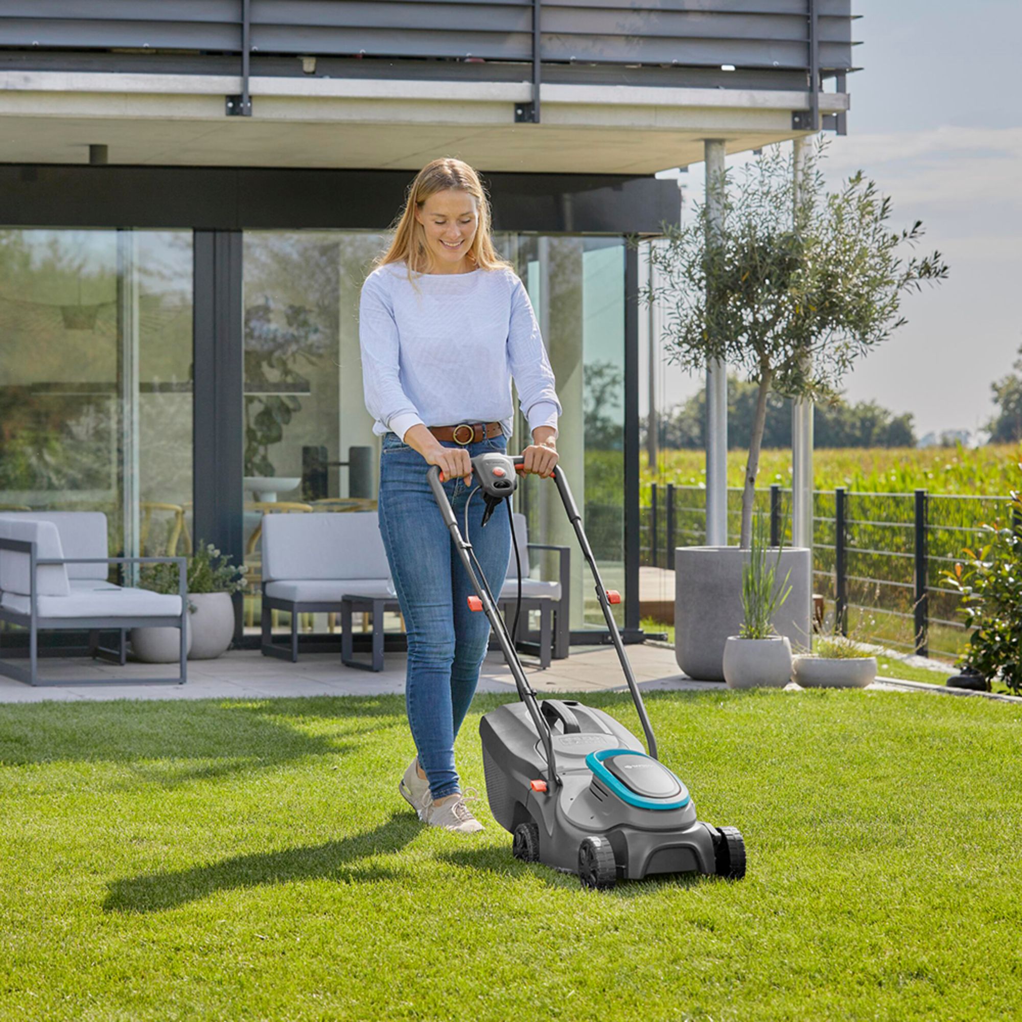 Máy Cắt Cỏ Chạy Điện Gardena PowerMax 32 1200 G2 (14633-20) - Giải Pháp Chăm Sóc Bãi Cỏ Hoàn Hảo