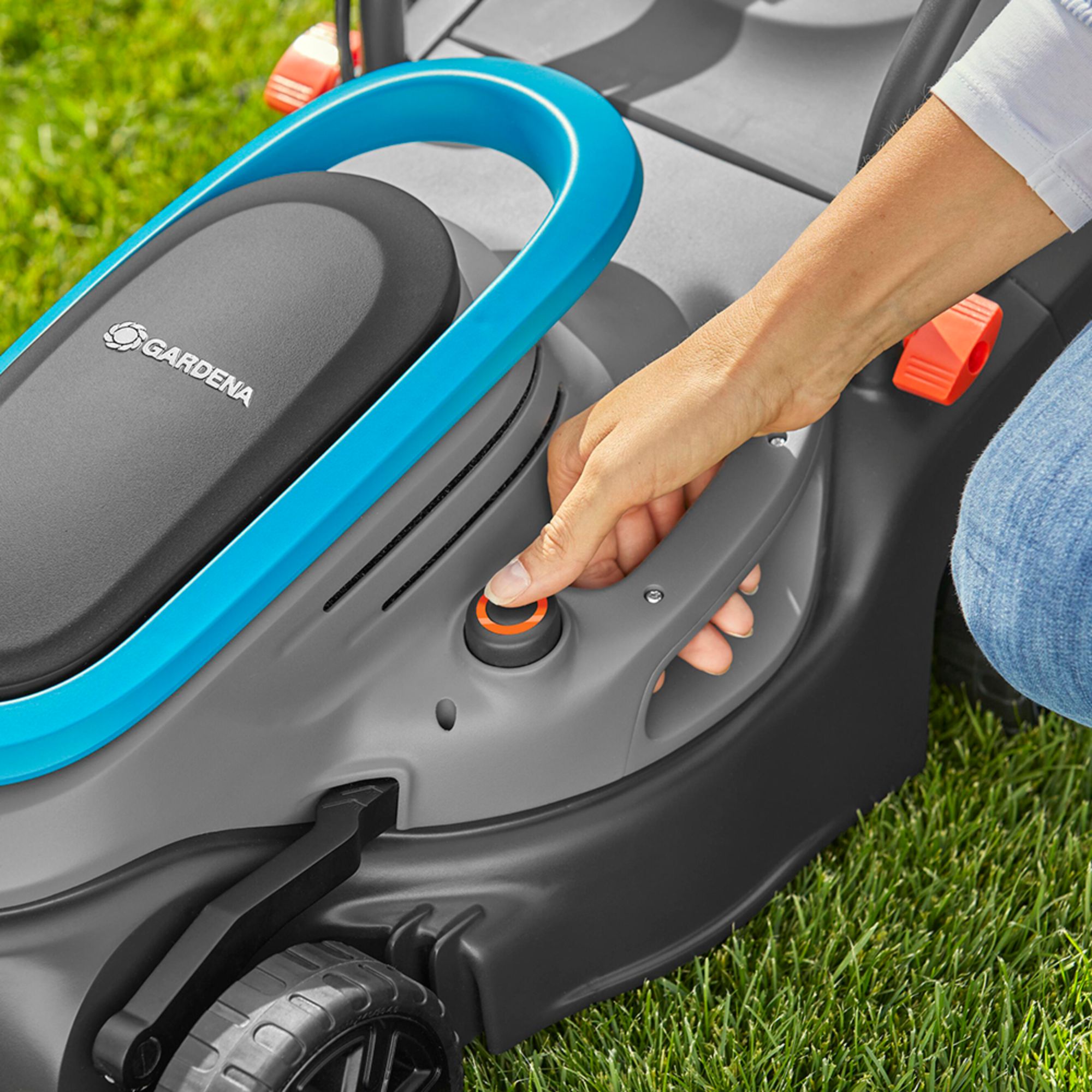 Máy Cắt Cỏ Chạy Điện Gardena PowerMax 32 1200 G2 (14633-20) - Giải Pháp Chăm Sóc Bãi Cỏ Hoàn Hảo