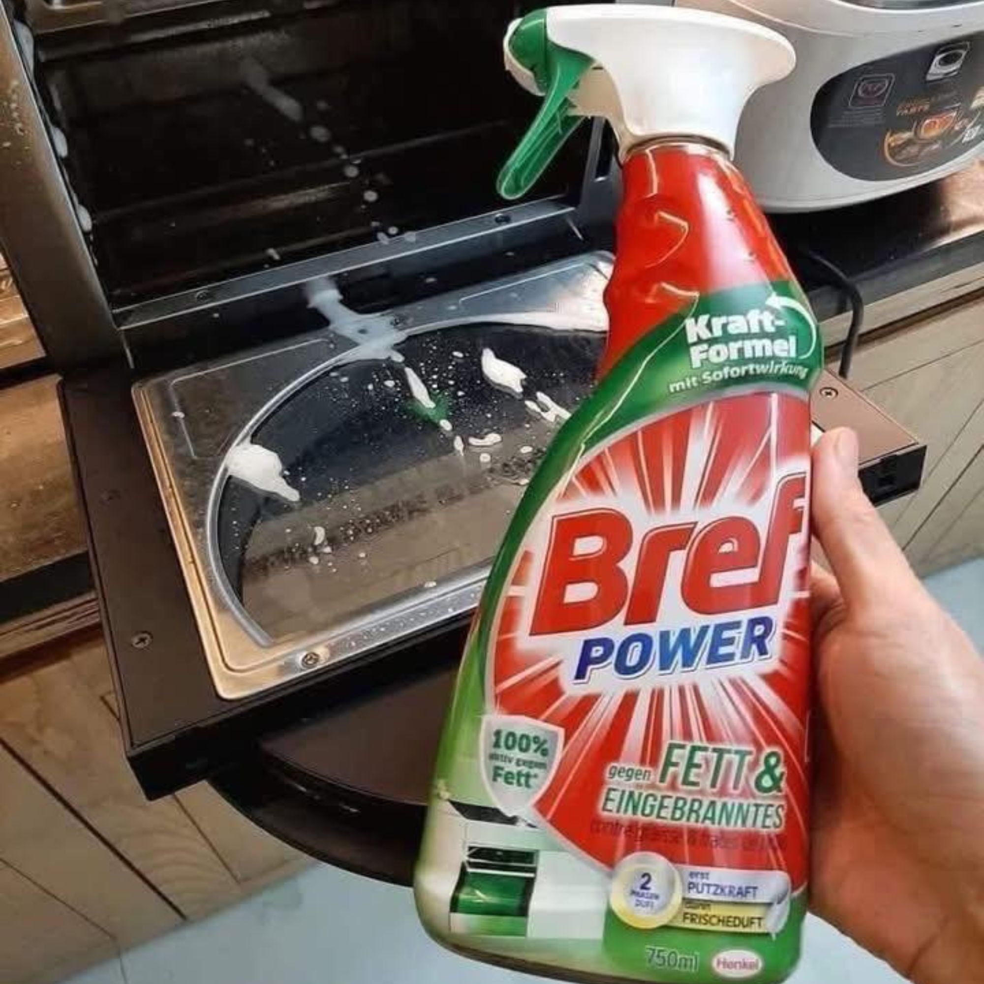 Xịt Bref Tẩy Rửa Dầu Mỡ Nhà Bếp Siêu Sạch 750ml Nhập Khẩu Đức